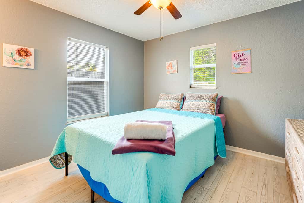 4 Mi to Clearwater Beach: Extended Stay w/ Yard