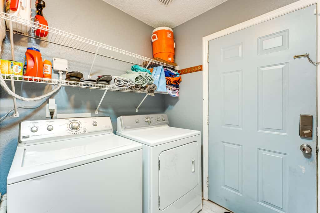 4 Mi to Clearwater Beach: Extended Stay w/ Yard