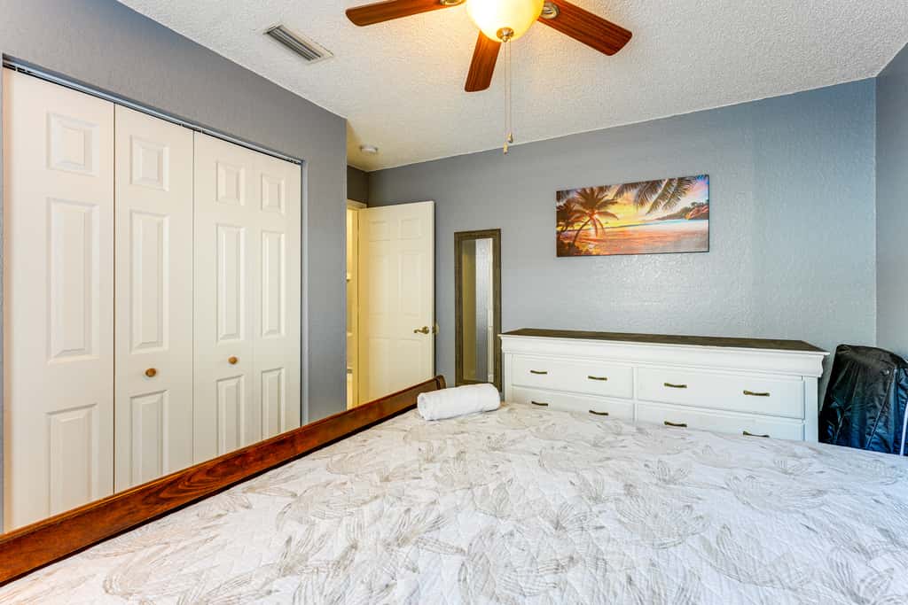 4 Mi to Clearwater Beach: Extended Stay w/ Yard