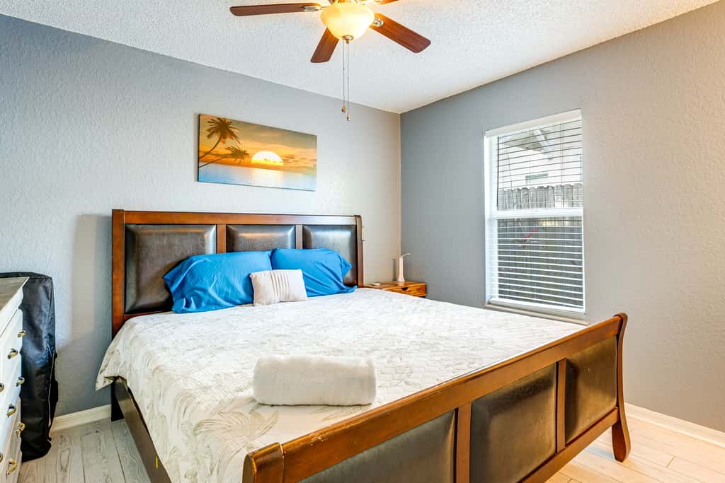 4 Mi to Clearwater Beach: Extended Stay w/ Yard