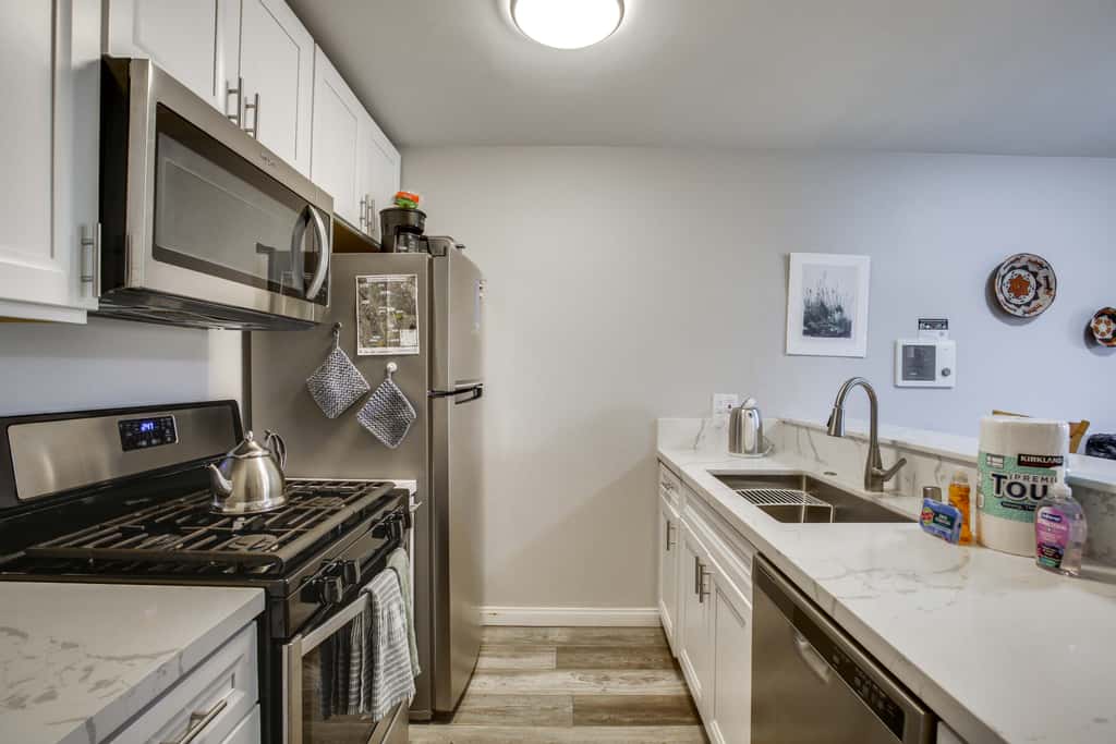 San Diego Studio w/ Pool Access, 2 Mi to Old Town!