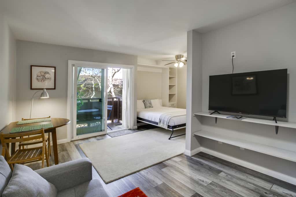 San Diego Studio w/ Pool Access, 2 Mi to Old Town!