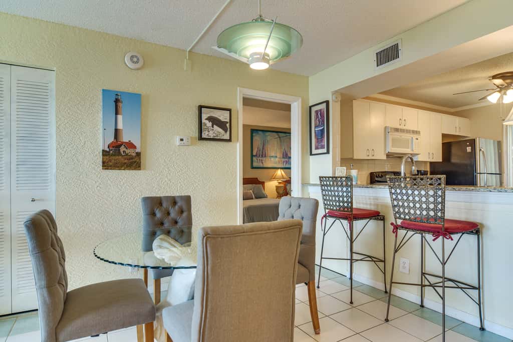 Pool Access! Extended Base 2 Mi to St Pete Beach