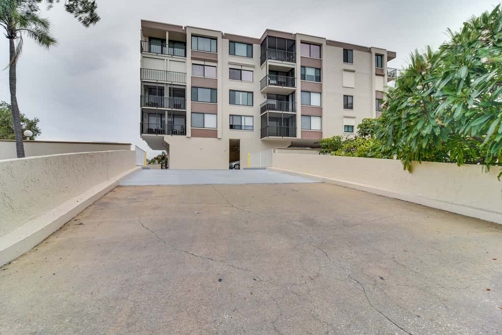 3 Mi to Beach! Extended St Pete Getaway w/ Pool
