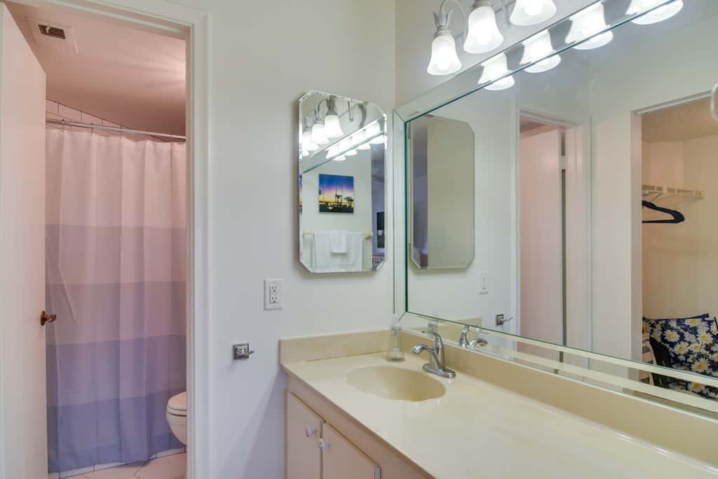 3 Mi to Beach! Extended St Pete Getaway w/ Pool