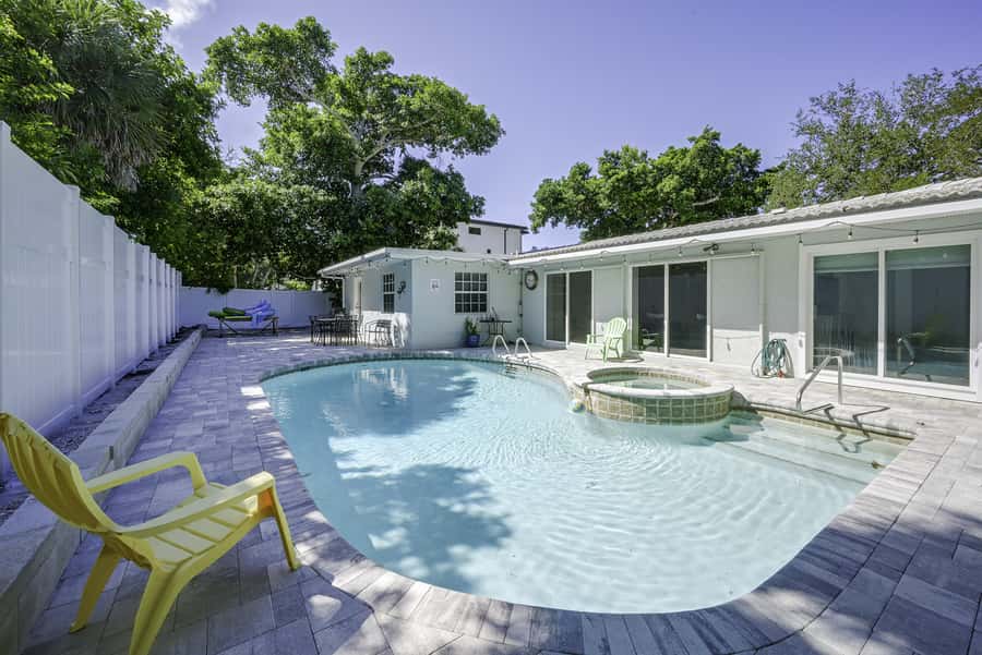 3 Mins to Beach! Poolside Paradise in Siesta Key | 4 Bed Siesta Key, FL ...