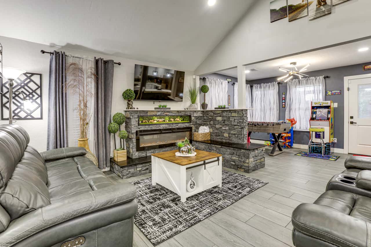 Game Room & Private Yard! Family Houston Escape | 3 Bed Houston, TX ...