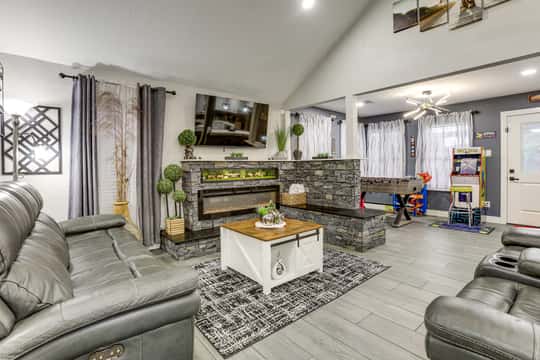 Game Room & Private Yard! Family Houston Escape | 3 Bed Houston, TX ...
