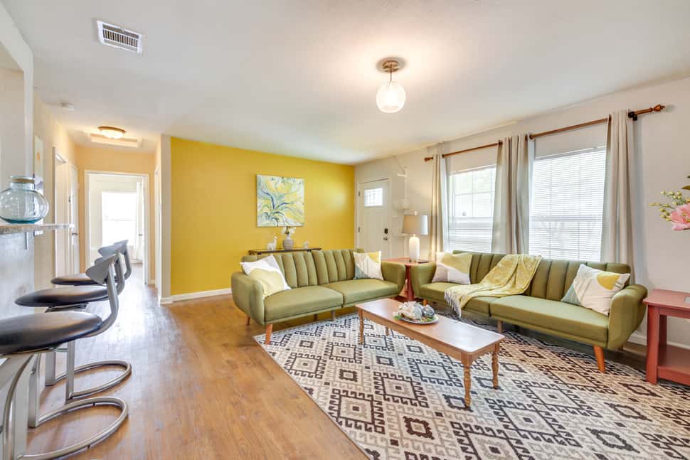 Welcoming Home ~ 6 Mi to Downtown San Antonio! | 3 Bed San Antonio, TX ...
