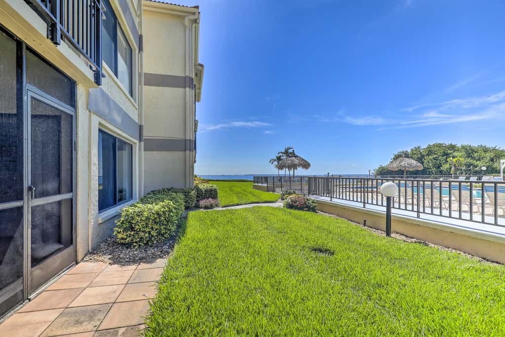 Sweet Snowbird Escape ~ 2 Mi to St Pete Beach