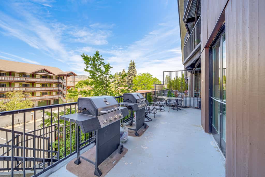 Unique Top-Level Condo with Amazing Lake Views!
