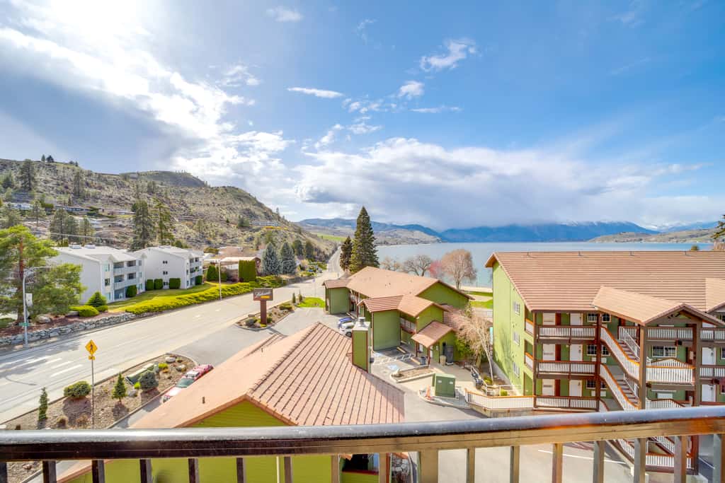 Unique Top-Level Condo with Amazing Lake Views!
