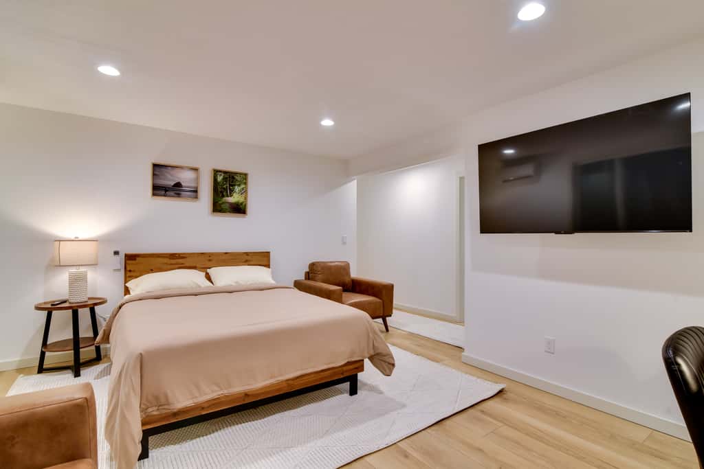 Walk to St Vincent Hospital: Chic Portland Apt