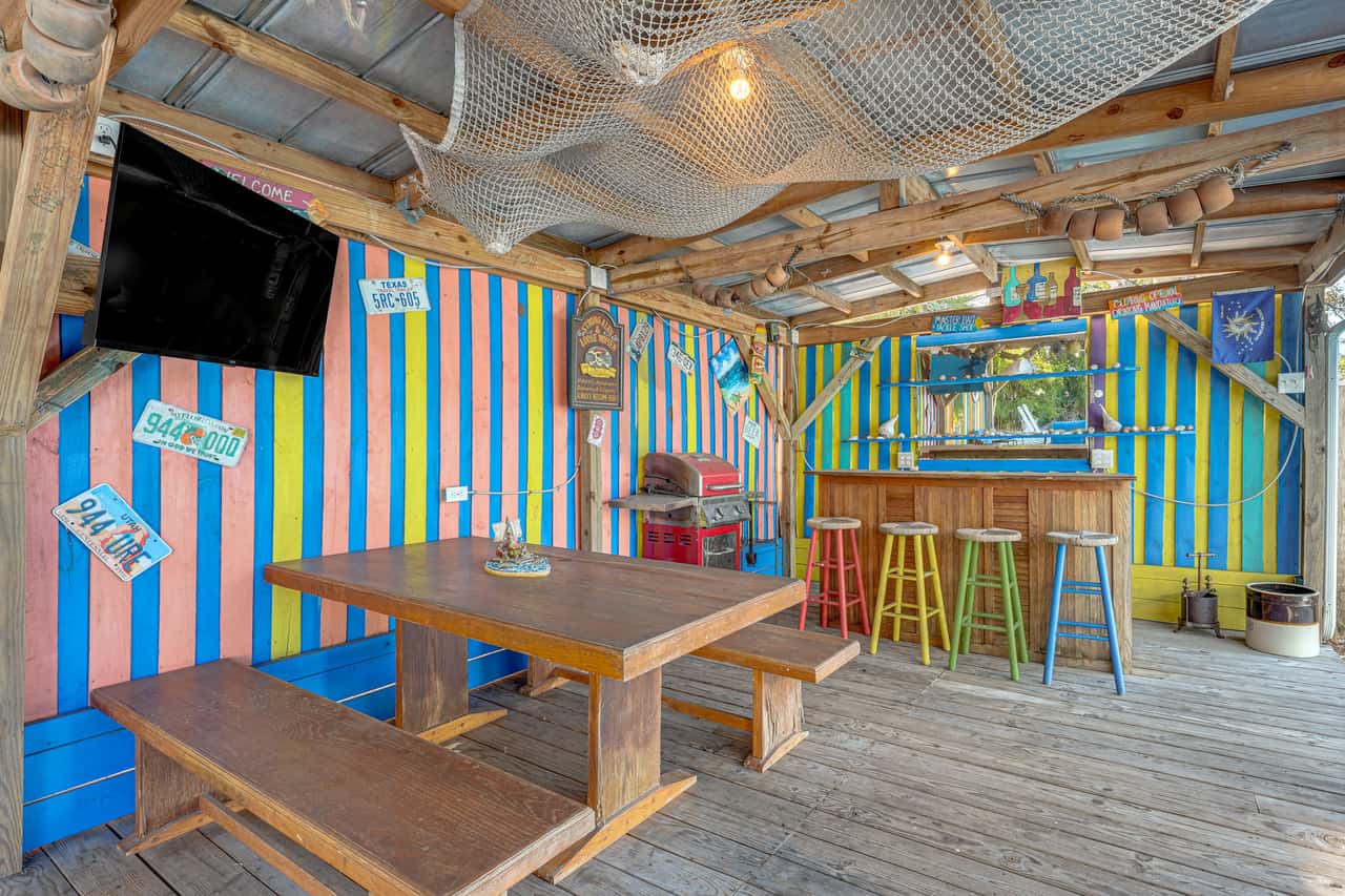 Sun & Sand in St Pete! Family Home w/ Tiki Bar | 2 Bed Gulfport, FL ...