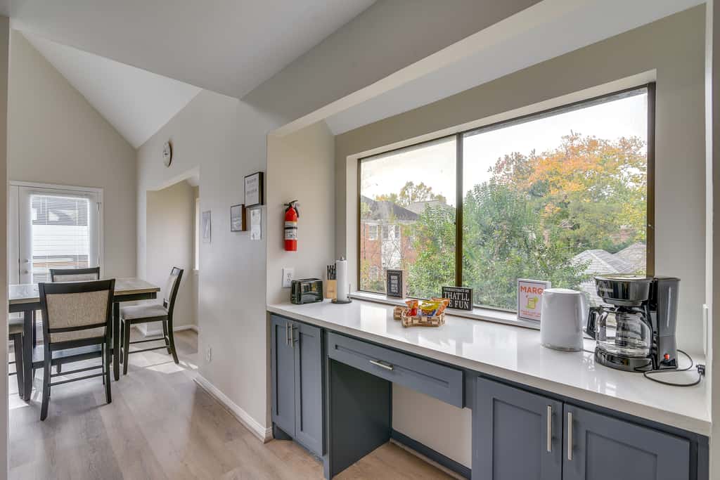 1 Mi to Rice! Pet-Friendly, Modern Apt in Houston