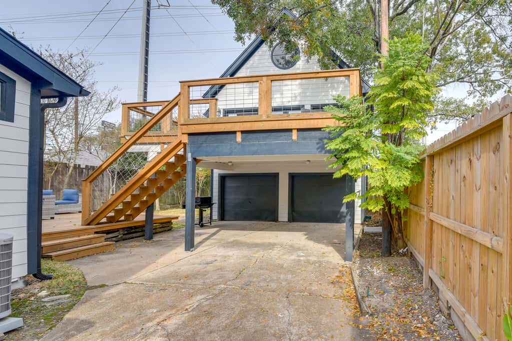 1 Mi to Rice! Pet-Friendly, Modern Apt in Houston