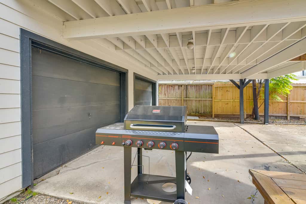 1 Mi to Rice! Pet-Friendly, Modern Apt in Houston