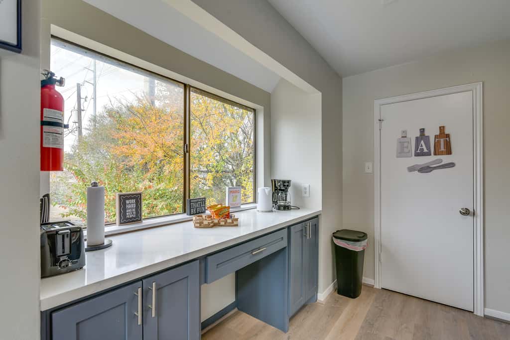 1 Mi to Rice! Pet-Friendly, Modern Apt in Houston