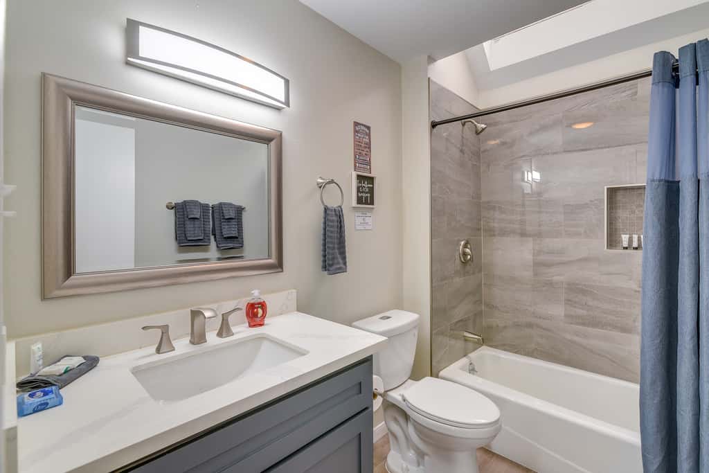 1 Mi to Rice! Pet-Friendly, Modern Apt in Houston