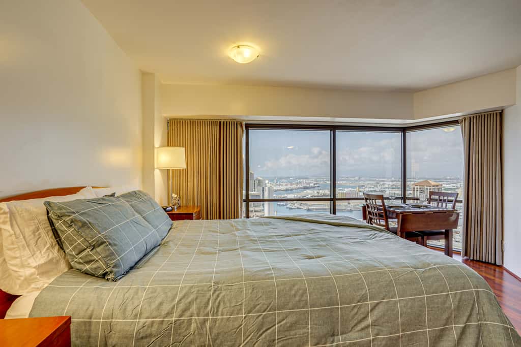 Free Parking Pool Harbor View Access Honolulu Gem!