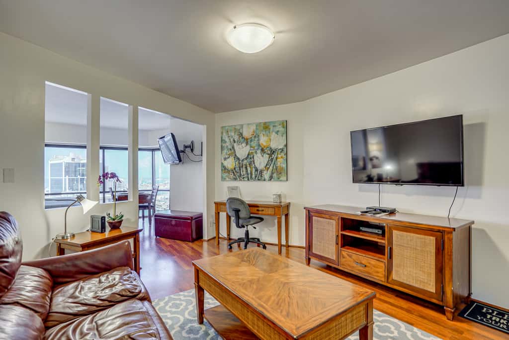 Free Parking Pool Harbor View Access Honolulu Gem!