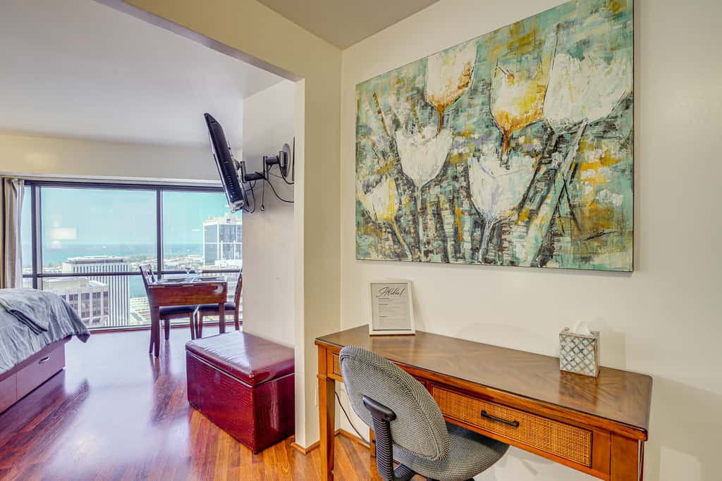 Free Parking Pool Harbor View Access Honolulu Gem!