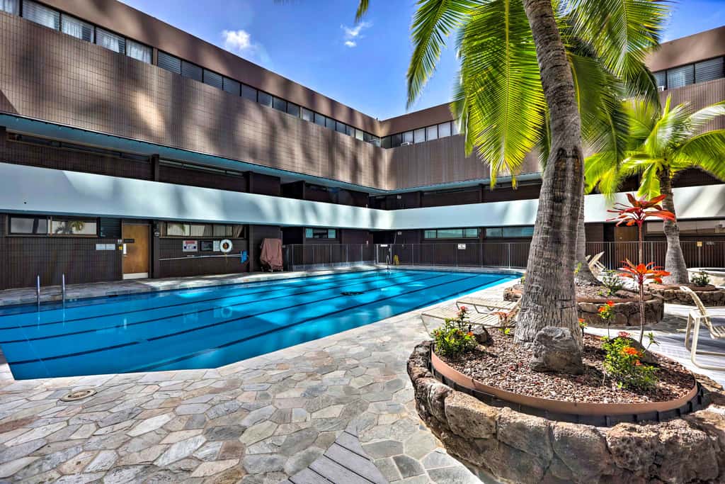 Free Parking Pool Harbor View Access Honolulu Gem!