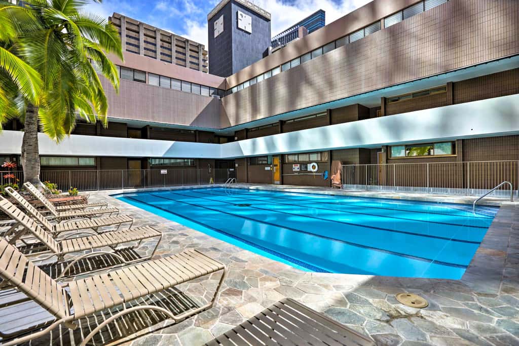 Free Parking Pool Harbor View Access Honolulu Gem!
