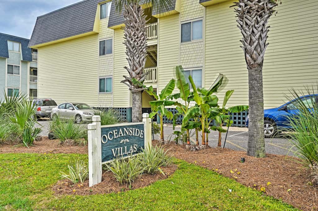 Walk to Beach: Isle of Palms Condo w/ Pool Access!