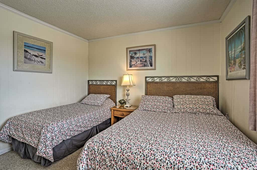 Walk to Beach: Isle of Palms Condo w/ Pool Access!