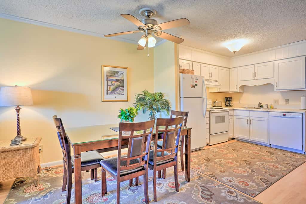 Walk to Beach! Isle of Palms Condo w/ Pool Access