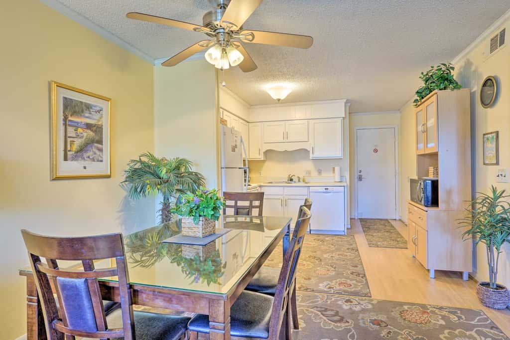 Walk to Beach! Isle of Palms Condo w/ Pool Access