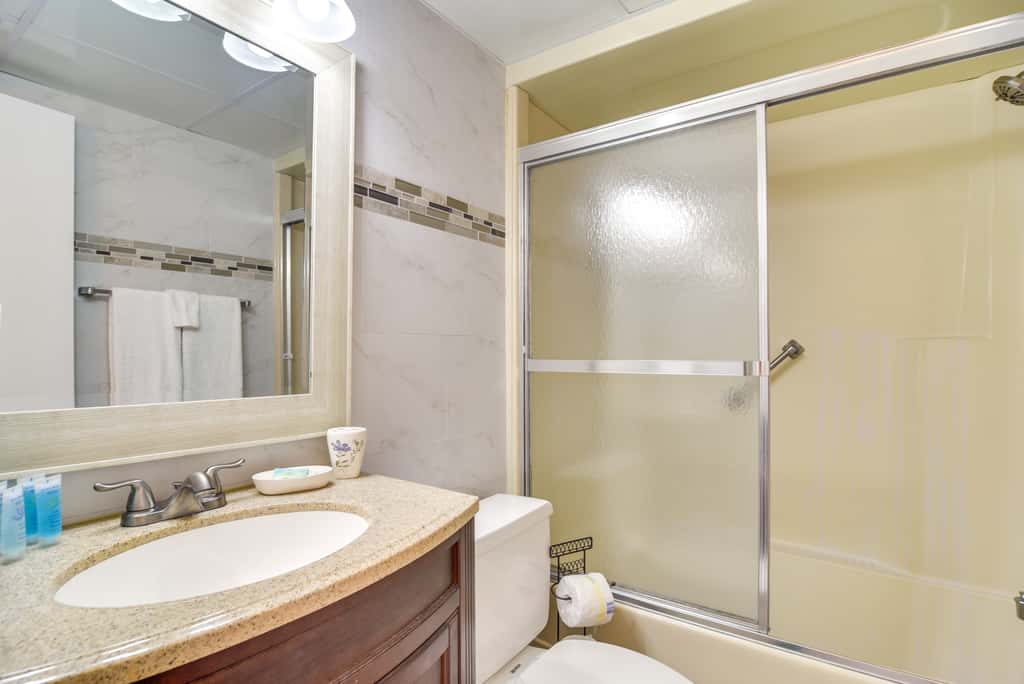 Steps to the Sand! Clearwater Beach Condo