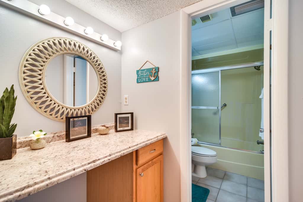Steps to the Sand! Clearwater Beach Condo