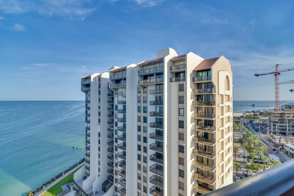 Steps to the Sand! Clearwater Beach Condo
