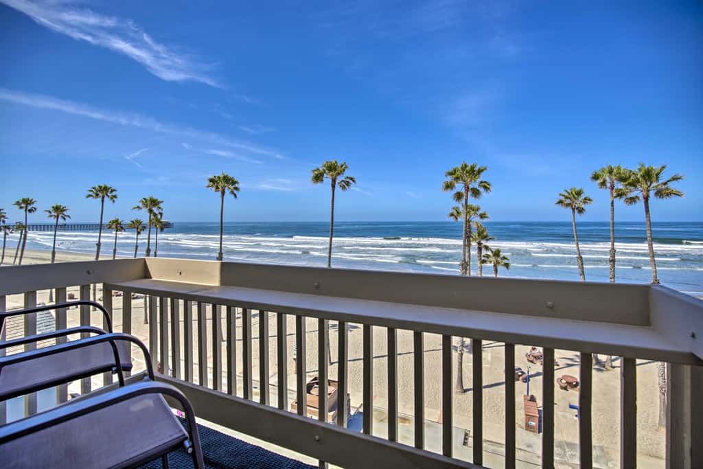 Stunning Oceanside Condo: Walk to the Beach!