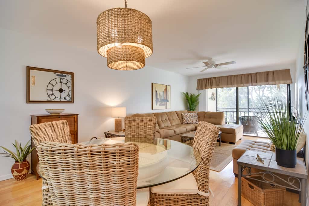 ~ 2 Mi to St Pete Beach! Isla Del Sol Condo