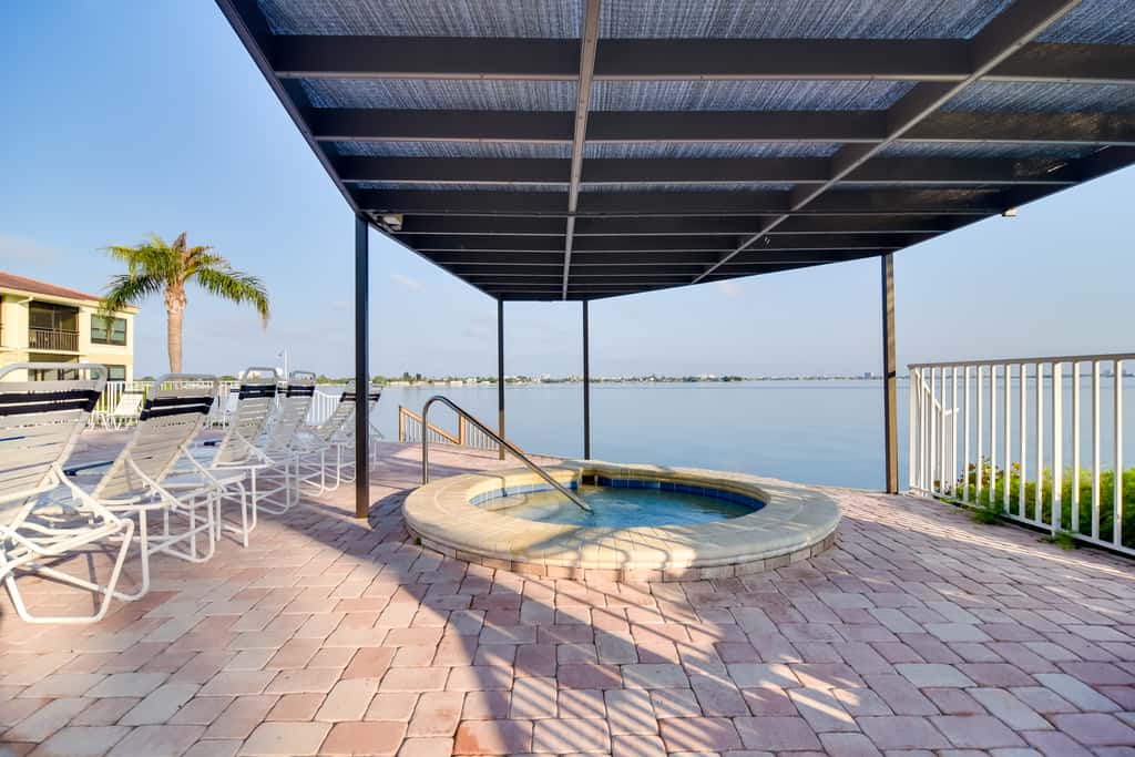 ~ 2 Mi to St Pete Beach! Isla Del Sol Condo