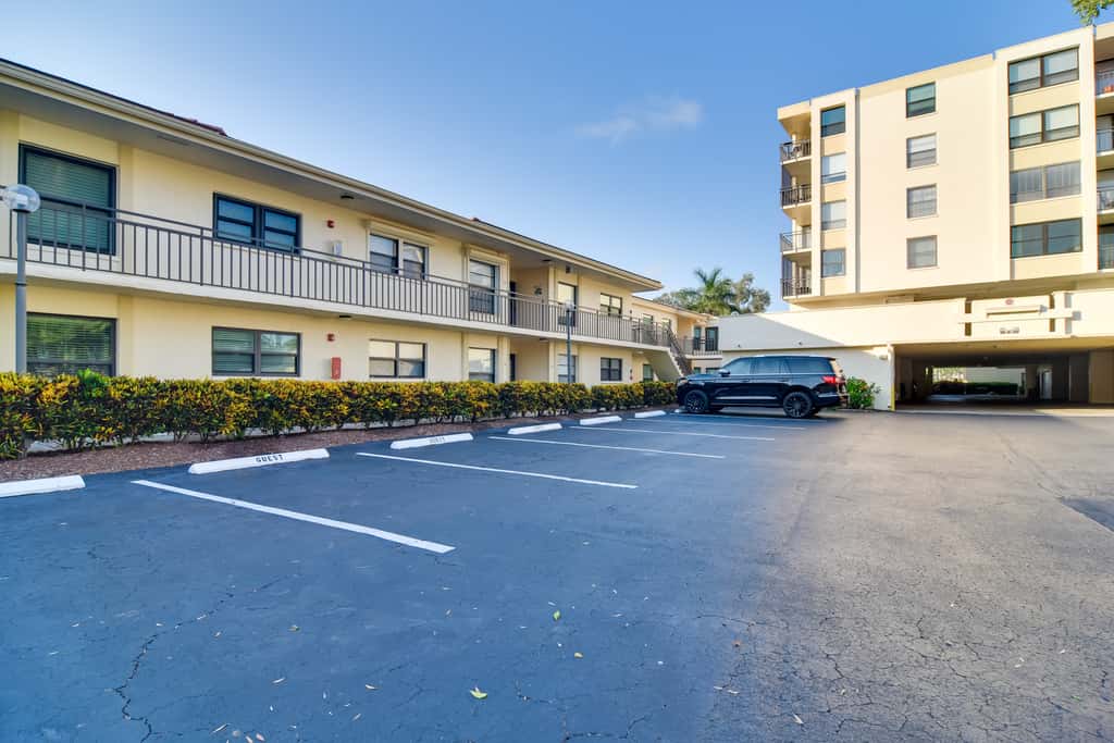 ~ 2 Mi to St Pete Beach! Isla Del Sol Condo