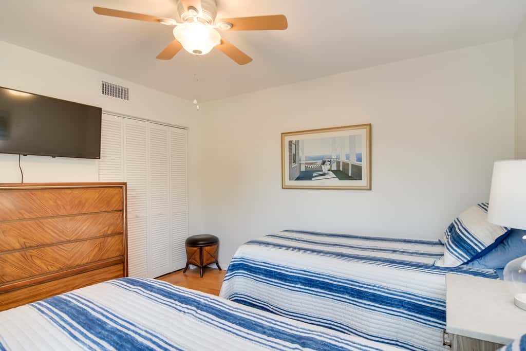 ~ 2 Mi to St Pete Beach! Isla Del Sol Condo