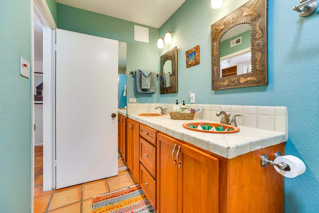 Walk to Santa Fe Plaza: Condo w/ Pool & Hot Tub!