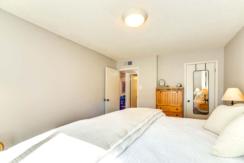 Walk to Santa Fe Plaza: Condo w/ Pool & Hot Tub!