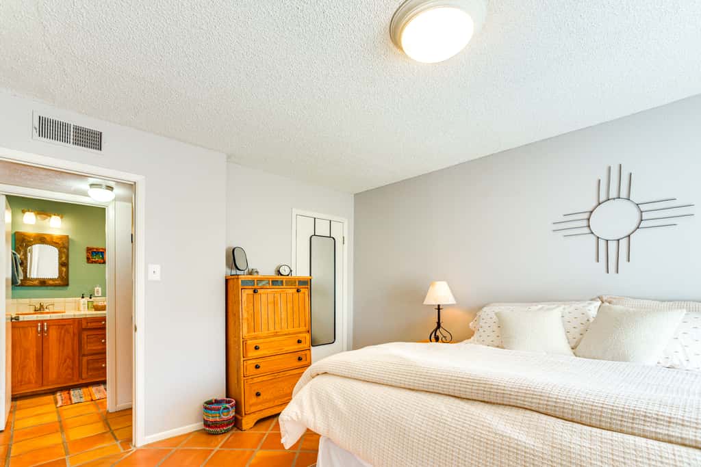 Walk to Santa Fe Plaza: Condo w/ Pool & Hot Tub!