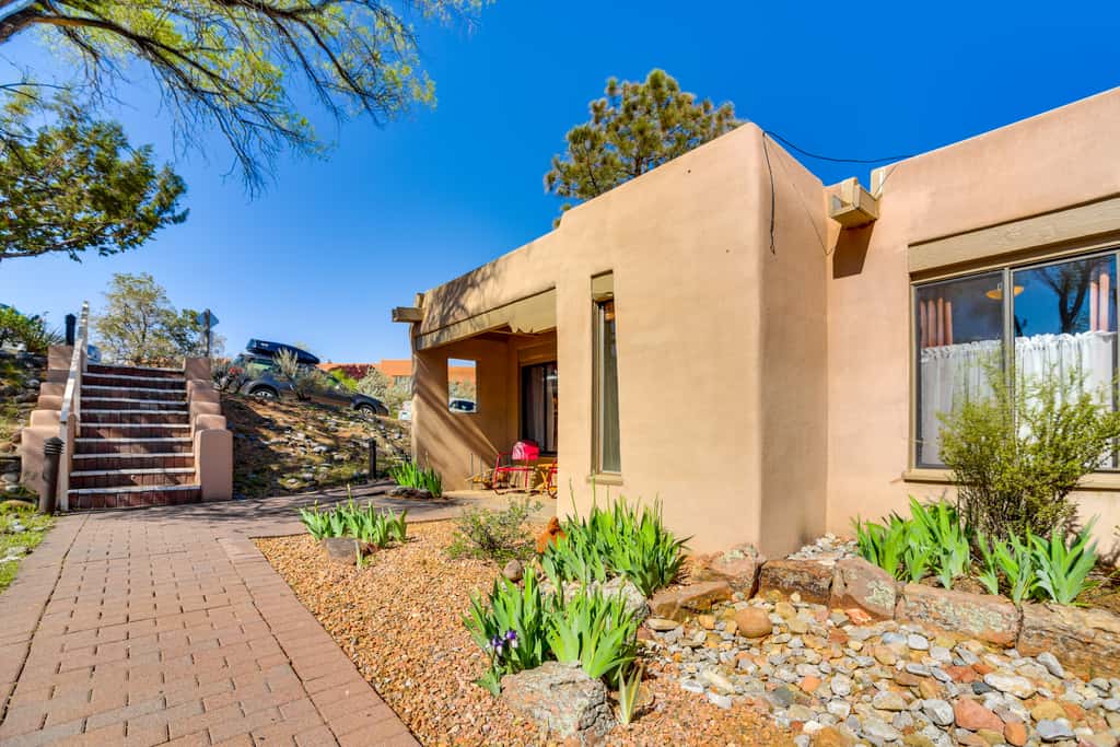 Walk to Santa Fe Plaza: Condo w/ Pool & Hot Tub!