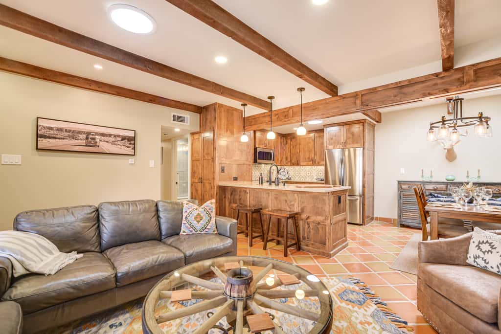Walkable to Santa Fe Plaza! Charming Condo