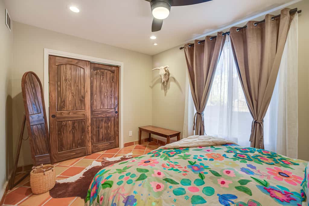 Walkable to Santa Fe Plaza! Charming Condo