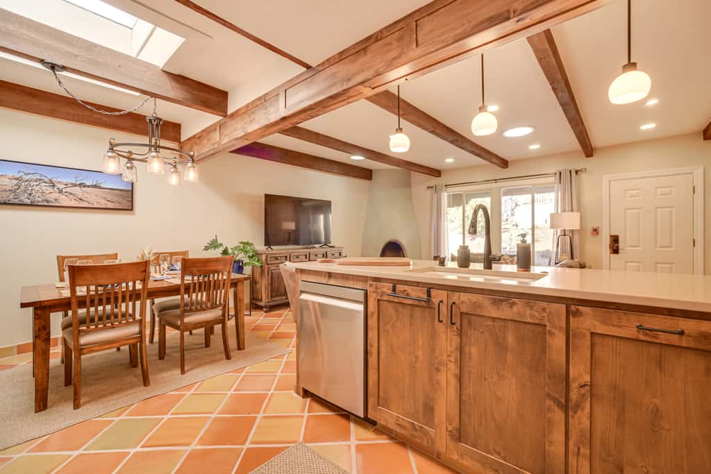 Walkable to Santa Fe Plaza! Charming Condo