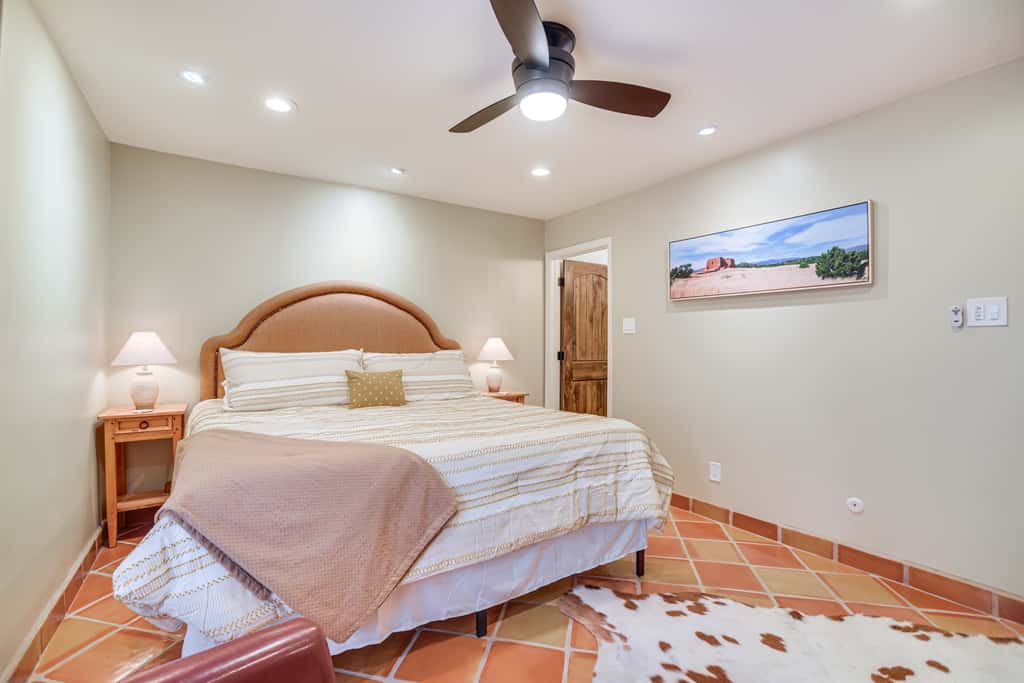 Walkable to Santa Fe Plaza! Charming Condo