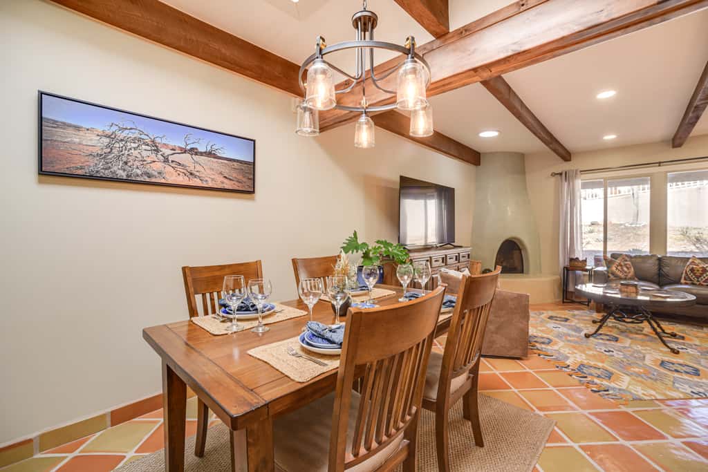 Walkable to Santa Fe Plaza! Charming Condo