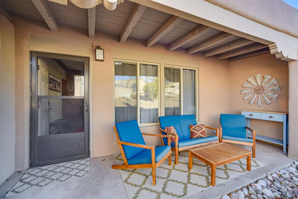 Walkable to Santa Fe Plaza! Charming Condo